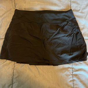 CUTE LULULEMON SKIRT DOPE SIZE SMALL